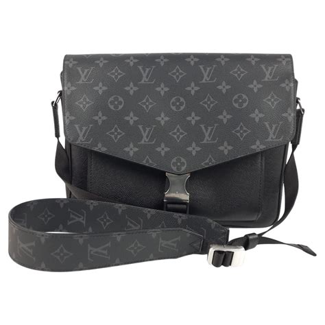louis vuitton taigarama messenger bag